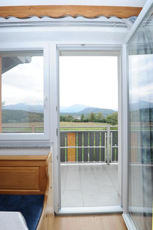 Fruehstueckspension Lach Bed & Breakfast Eberndorf Exterior photo